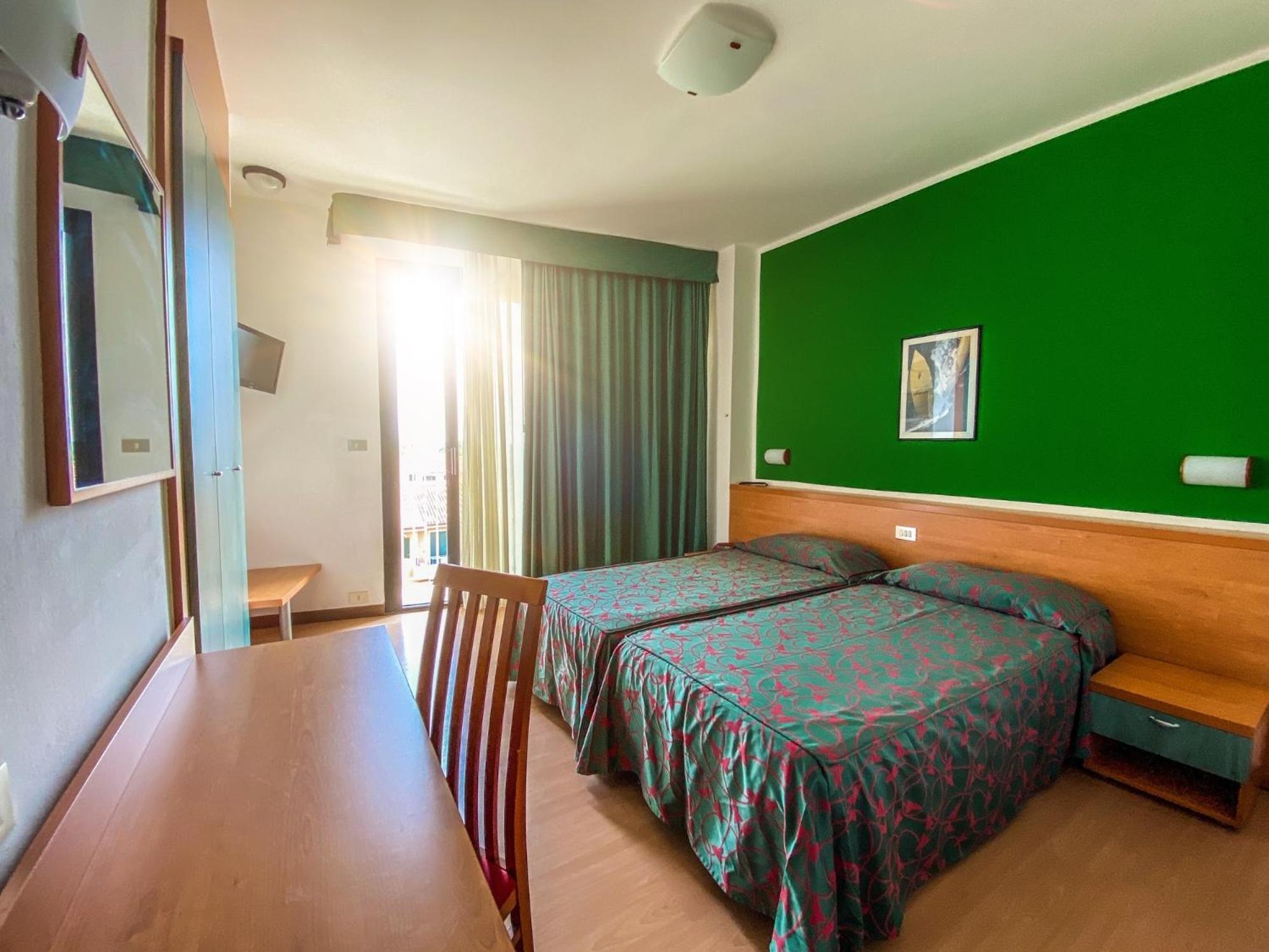 Hotel Fenix Cavallino-Treporti Exterior photo